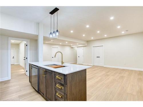 67 Creanona Boulevard, Stoney Creek, ON - Indoor Photo Showing Kitchen