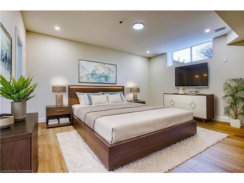 67 Creanona Boulevard, Stoney Creek, ON - Indoor Photo Showing Bedroom