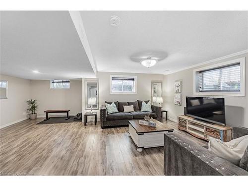 143 Stewart Street, Oakville, ON - Indoor Photo Showing Living Room