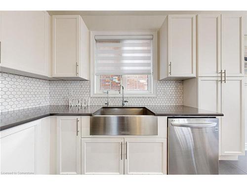 4 Brigham Avenue, Binbrook, ON - Indoor Photo Showing Kitchen