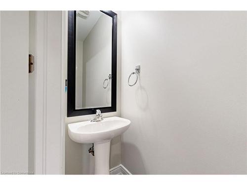 4 Brigham Avenue, Binbrook, ON - Indoor Photo Showing Bathroom