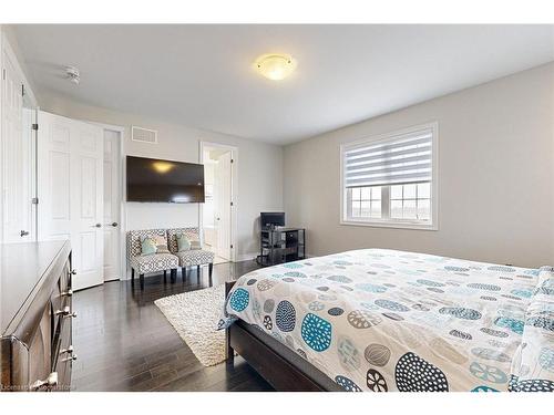 4 Brigham Avenue, Binbrook, ON - Indoor Photo Showing Bedroom