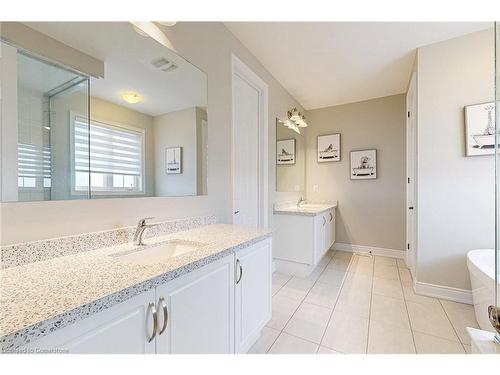 4 Brigham Avenue, Binbrook, ON - Indoor Photo Showing Bathroom