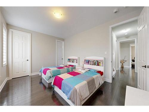 4 Brigham Avenue, Binbrook, ON - Indoor Photo Showing Bedroom