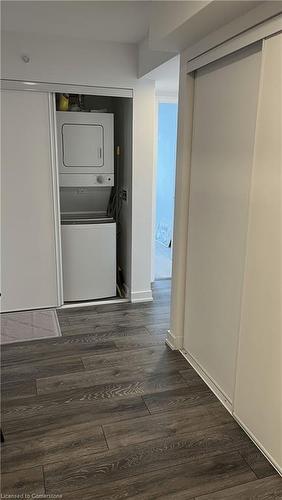 1117 Cooke Boulevard, Burlington, ON - Indoor Photo Showing Laundry Room