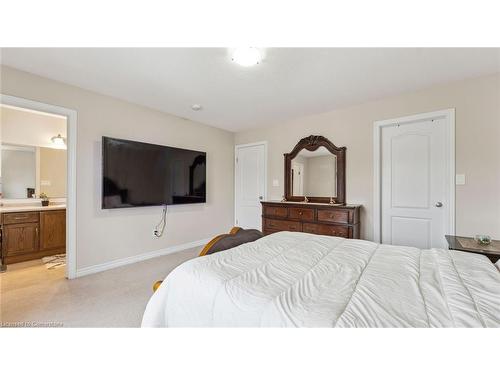 65 Curzon Crescent, Guelph, ON - Indoor Photo Showing Bedroom