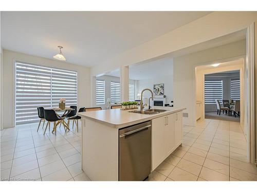 15 Sanford Circle, Springwater, ON - Indoor Photo Showing Other Room