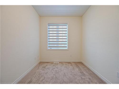 15 Sanford Circle, Springwater, ON - Indoor Photo Showing Other Room