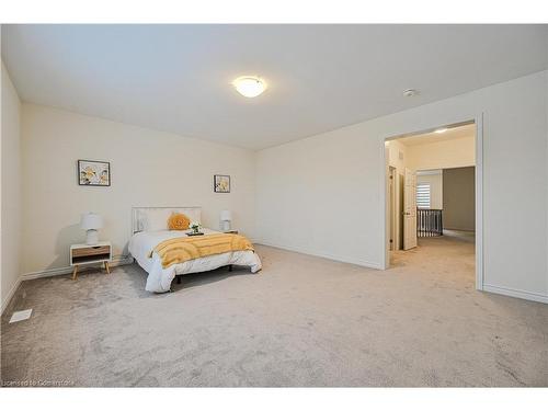 15 Sanford Circle, Springwater, ON - Indoor Photo Showing Bedroom