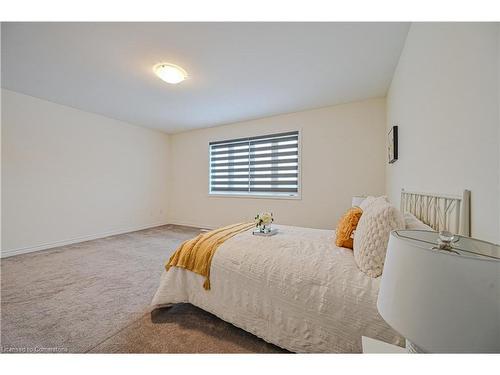 15 Sanford Circle, Springwater, ON - Indoor Photo Showing Bedroom