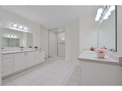 15 Sanford Circle, Springwater, ON - Indoor Photo Showing Bathroom