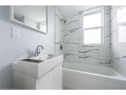 Upper-305 Weir Street N, Hamilton, ON - Indoor Photo Showing Bathroom