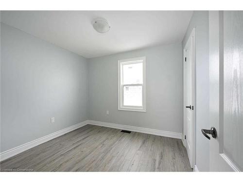 Upper-305 Weir Street N, Hamilton, ON - Indoor Photo Showing Other Room