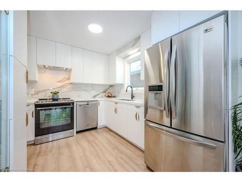 53 Deerpath Drive, Guelph, ON - Indoor Photo Showing Kitchen With Upgraded Kitchen