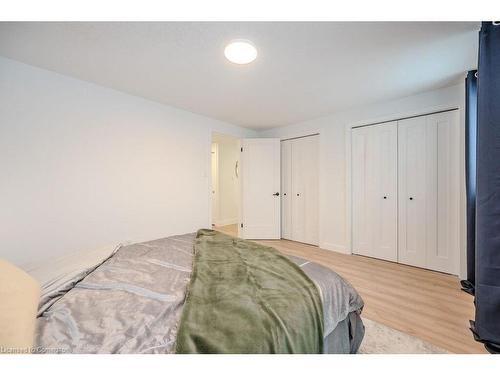 53 Deerpath Drive, Guelph, ON - Indoor Photo Showing Bedroom