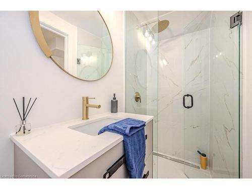 53 Deerpath Drive, Guelph, ON - Indoor Photo Showing Bathroom