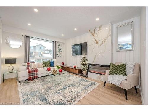 53 Deerpath Drive, Guelph, ON - Indoor Photo Showing Living Room