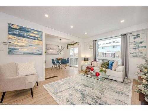 53 Deerpath Drive, Guelph, ON - Indoor Photo Showing Living Room