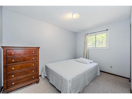 402 Imperial Road S, Guelph, ON - Indoor Photo Showing Bedroom