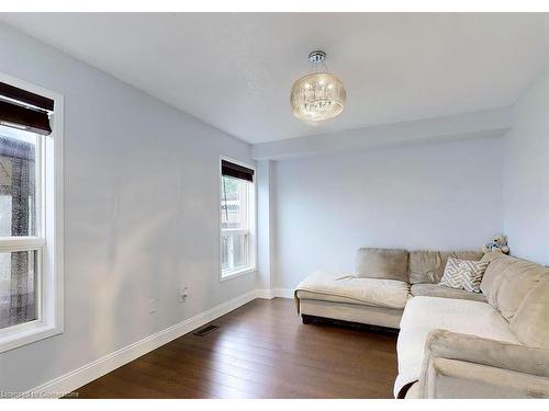 120 Osborn Avenue, Brantford, ON - Indoor Photo Showing Living Room