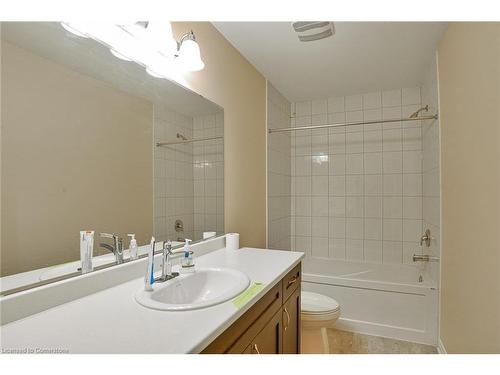 Upper-54 Dyer Crescent, Bracebridge, ON - Indoor Photo Showing Bathroom