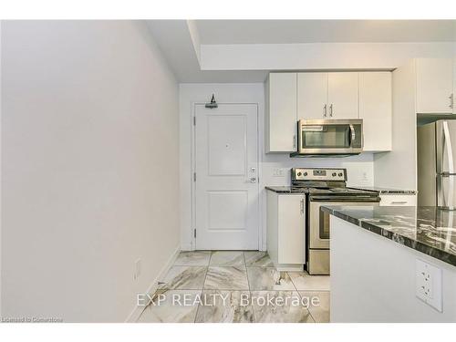 403-2490 Old Bronte Road, Oakville, ON - Indoor Photo Showing Kitchen With Stainless Steel Kitchen