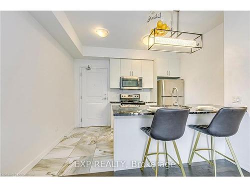 403-2490 Old Bronte Road, Oakville, ON - Indoor Photo Showing Kitchen With Stainless Steel Kitchen