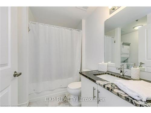 403-2490 Old Bronte Road, Oakville, ON - Indoor Photo Showing Bathroom