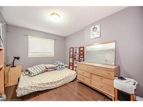 1029 Elgin St N, Cambridge, ON - Indoor Photo Showing Bedroom