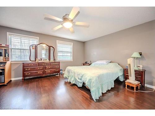 1029 Elgin St N, Cambridge, ON - Indoor Photo Showing Bedroom