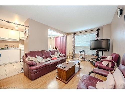 1029 Elgin St N, Cambridge, ON - Indoor Photo Showing Living Room