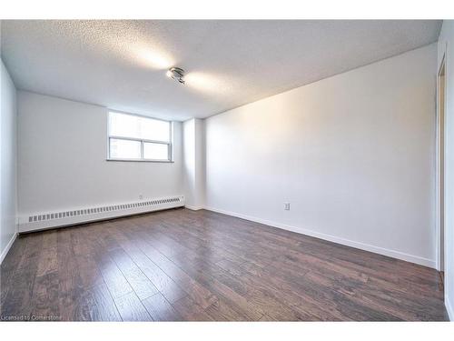 1714-390 Dixon Road, Toronto, ON - Indoor Photo Showing Other Room