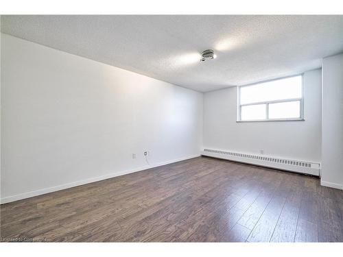 1714-390 Dixon Road, Toronto, ON - Indoor Photo Showing Other Room