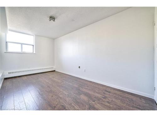 1714-390 Dixon Road, Toronto, ON - Indoor Photo Showing Other Room