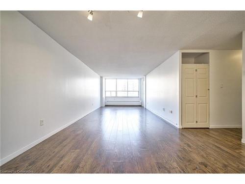 1714-390 Dixon Road, Toronto, ON - Indoor Photo Showing Other Room