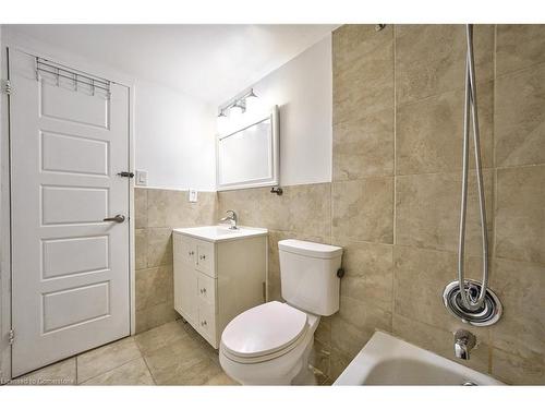 1714-390 Dixon Road, Toronto, ON - Indoor Photo Showing Bathroom