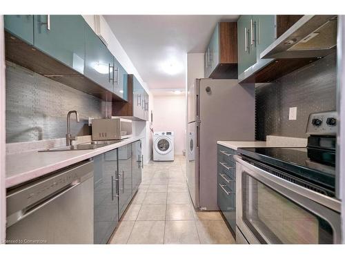 1714-390 Dixon Road, Toronto, ON - Indoor Photo Showing Kitchen