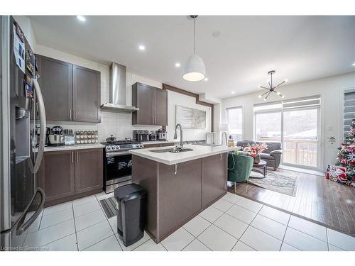 50 Adventura Road, Peel, ON - Indoor Photo Showing Kitchen With Upgraded Kitchen