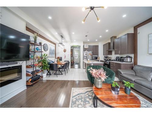 50 Adventura Road, Peel, ON - Indoor Photo Showing Living Room