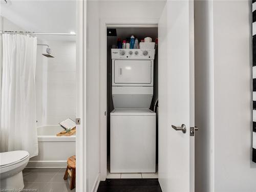 B209-5240 Dundas Street Street, Burlington, ON - Indoor Photo Showing Laundry Room