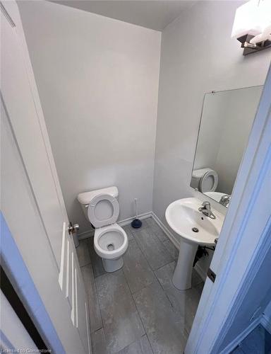 981 Hackett Street, London, ON - Indoor Photo Showing Bathroom