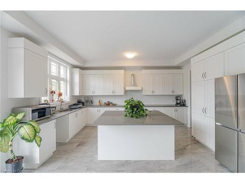 59 Raspberry Ridge, Caledon, ON - Indoor Photo Showing Kitchen With Double Sink