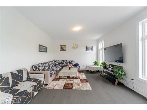 59 Raspberry Ridge, Caledon, ON - Indoor Photo Showing Living Room