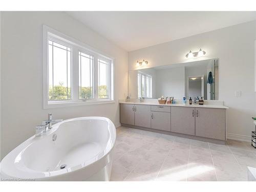 59 Raspberry Ridge, Caledon, ON - Indoor Photo Showing Bathroom