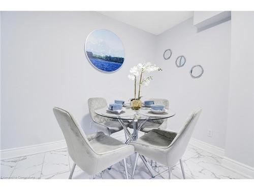 5-445 Pioneer Drive, Kitchener, ON - Indoor Photo Showing Dining Room