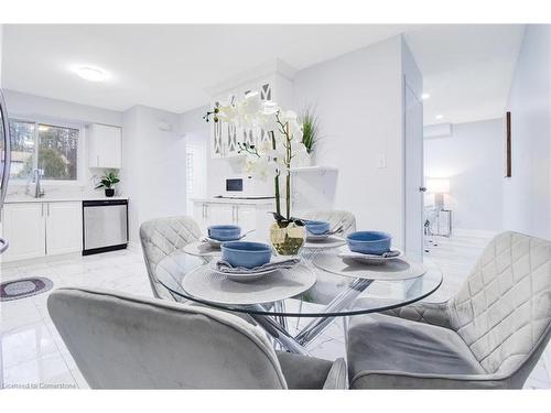 5-445 Pioneer Drive, Kitchener, ON - Indoor Photo Showing Dining Room