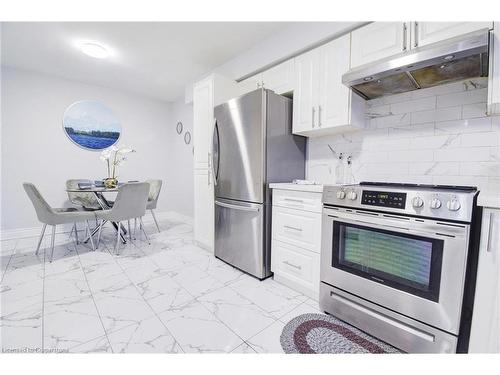 5-445 Pioneer Drive, Kitchener, ON - Indoor Photo Showing Kitchen