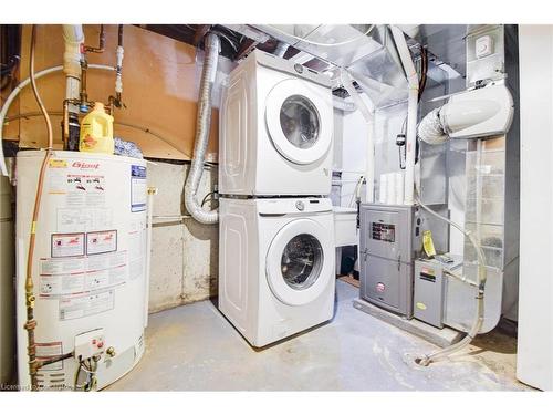 5-445 Pioneer Drive, Kitchener, ON - Indoor Photo Showing Laundry Room