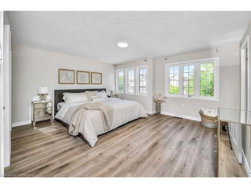 Upper-608 Woolgrass Avenue, Waterloo, ON - Indoor Photo Showing Bedroom