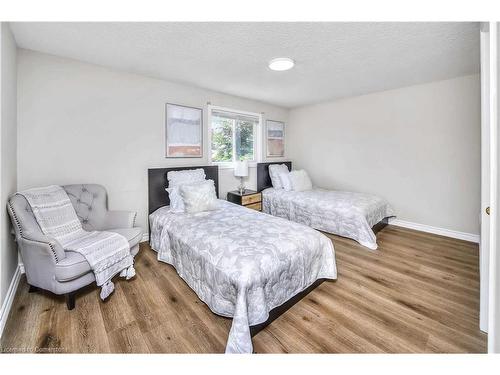 Upper-608 Woolgrass Avenue, Waterloo, ON - Indoor Photo Showing Bedroom